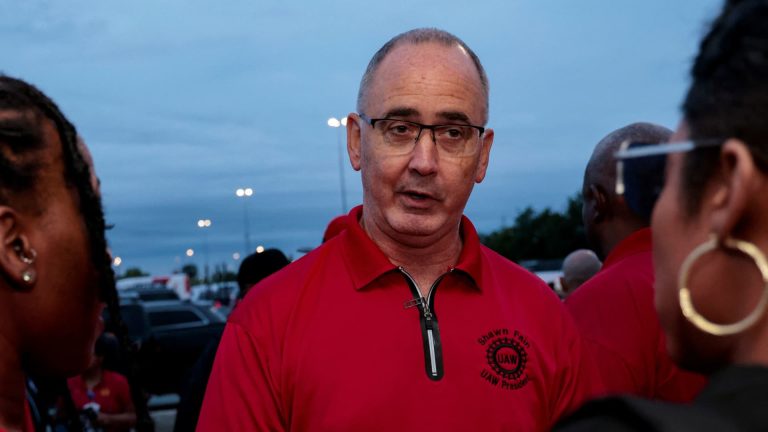 UAW strikes in opposition to Detroit carmakers will occur with out contracts