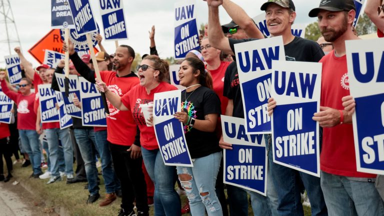 GM, UAW could also be close to labor deal after negotiating session
