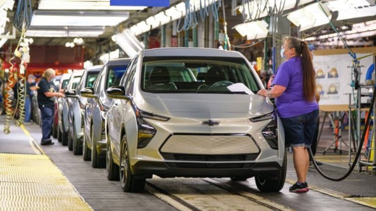 GM to delay EV truck manufacturing at Michigan plant