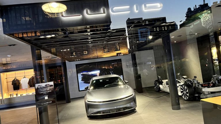 Lucid LCID Q3 2023 EV deliveries manufacturing