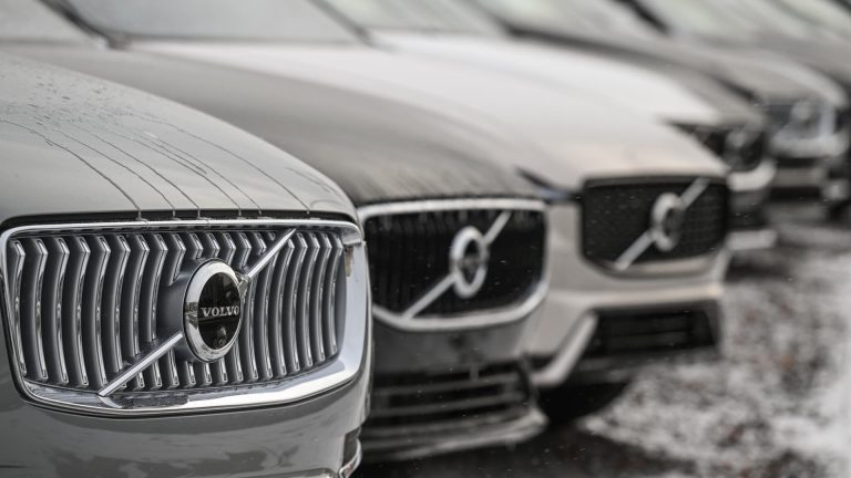 Volvo shares tumble to document low as dad or mum firm sells shares