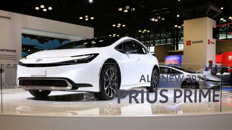 Automakers flip to hybrids in the midst of the EV transition