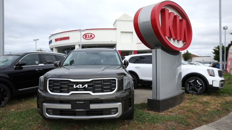 New automobile gross sales anticipated to rise subsequent yr