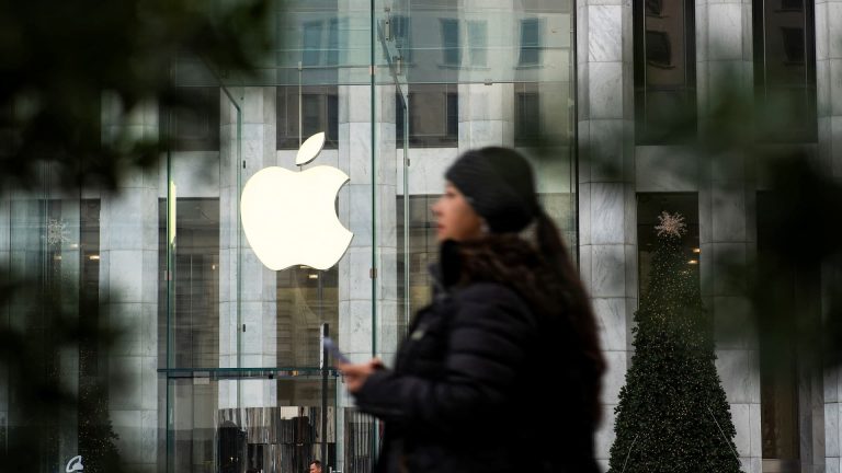 Buyers get extra causes to love Apple after scrapping EV plans, AI replace