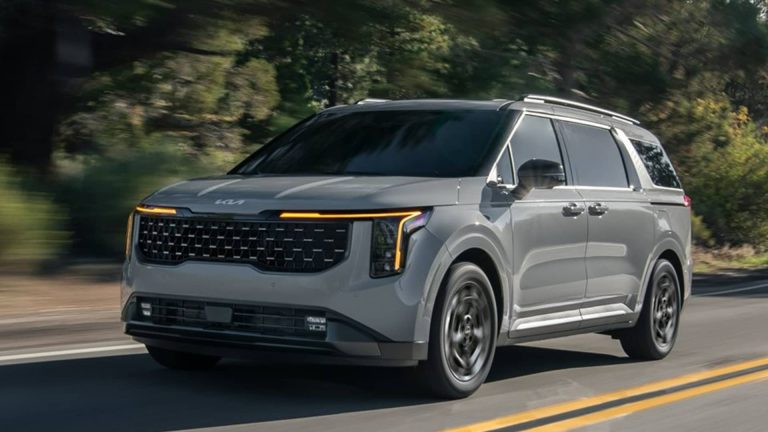 Kia Carnival hybrid minivan coming this summer season