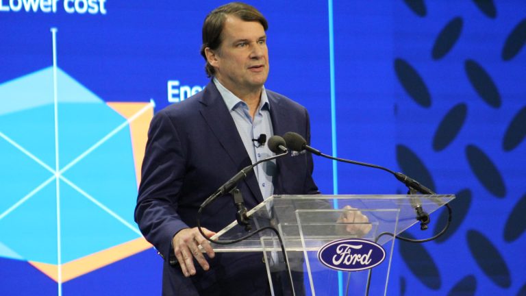 Ford to delay all-electric SUV to deal with hybrid autos