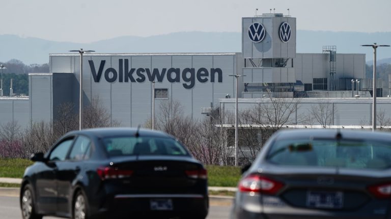 VW employees to vote on becoming a member of UAW union in Tennessee