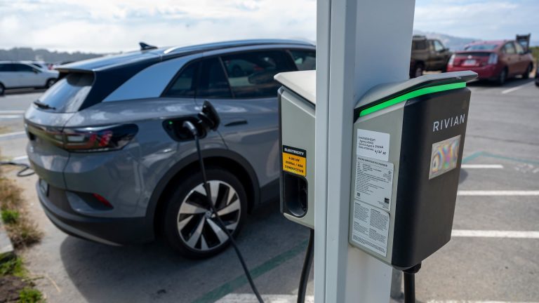 How EVs and gasoline vehicles evaluate on whole value